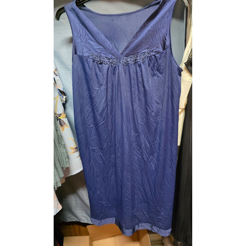 Vintage Vanity Fair Navy Blue Antron III Nylon Embroidered Nightgown Sleeveless